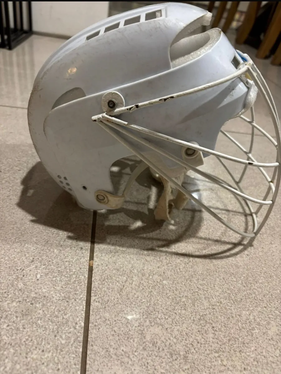 Hurling Helmet Oldstyle Cooper Scanda - Image 1