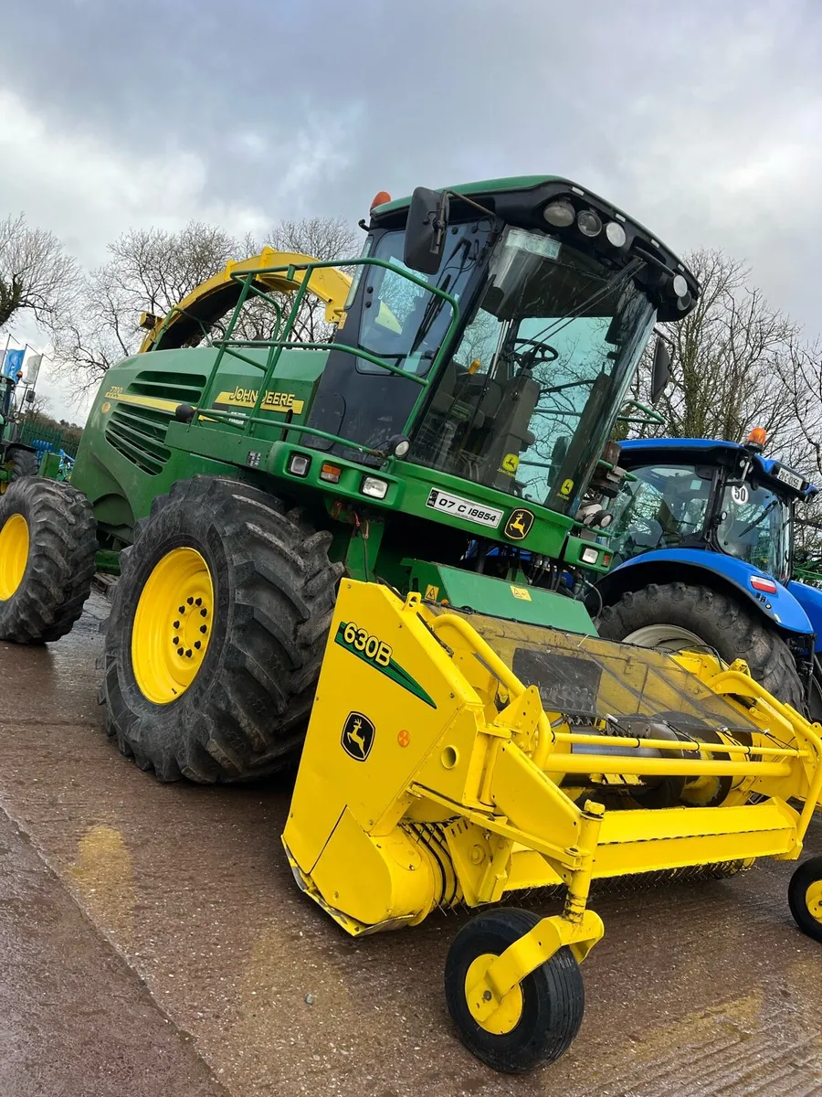 John Deere 7700 - Image 1