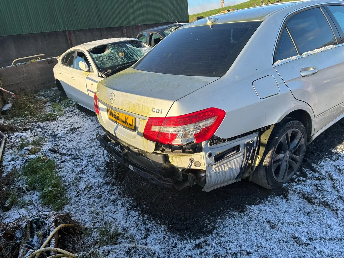 Mercedes e250 parts/breaking - Image 2
