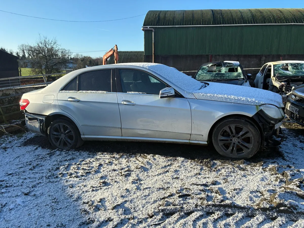 Mercedes e250 parts/breaking - Image 1