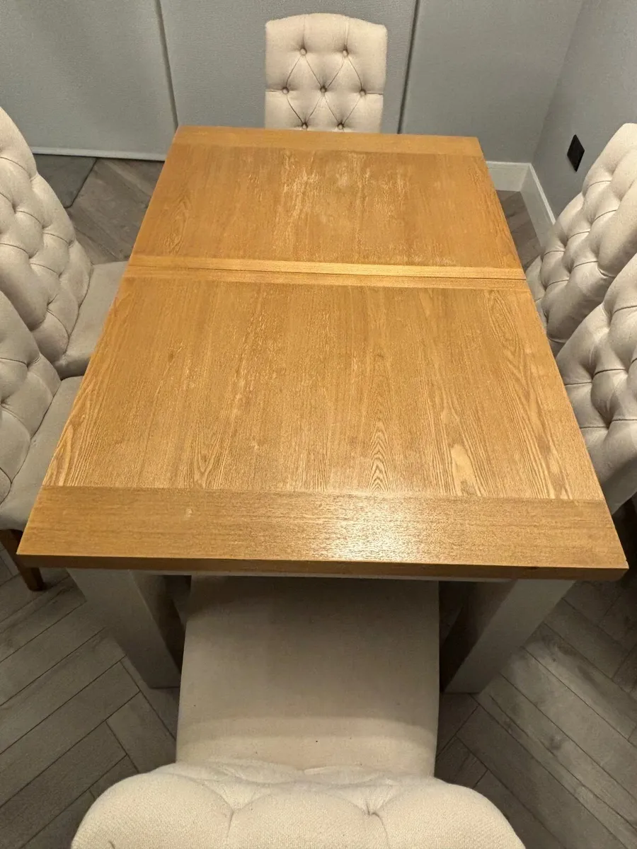 Solid Oak Table with 6 chairs - Image 2