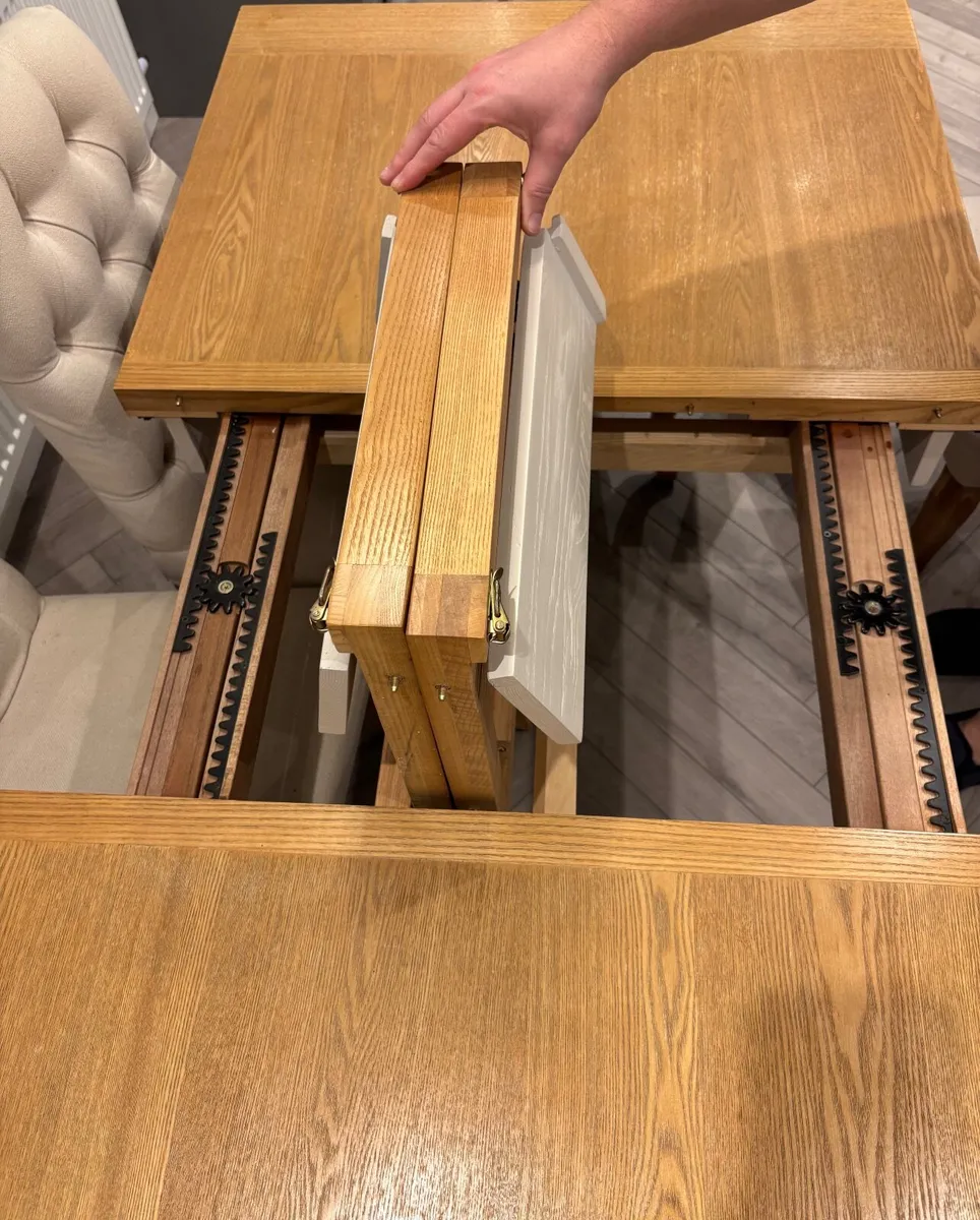 Solid Oak Table with 6 chairs - Image 3