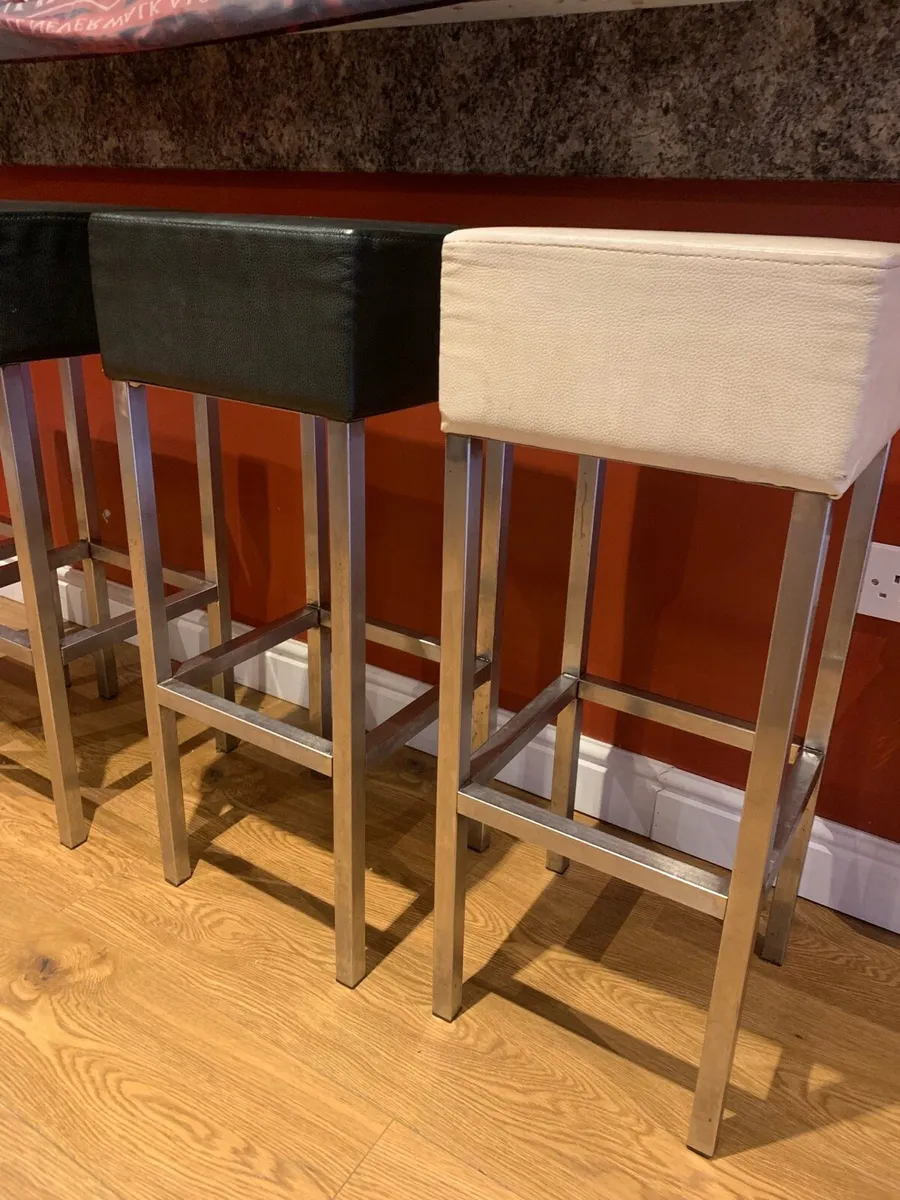 High stools - Image 2