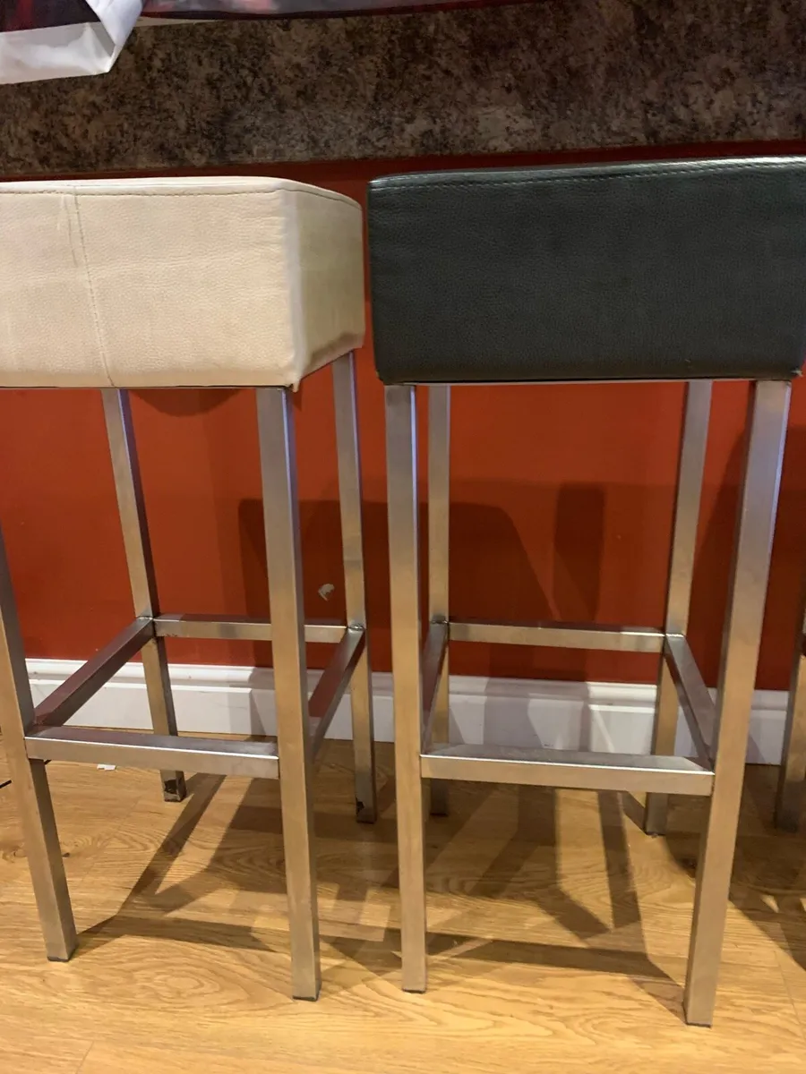 High stools - Image 3