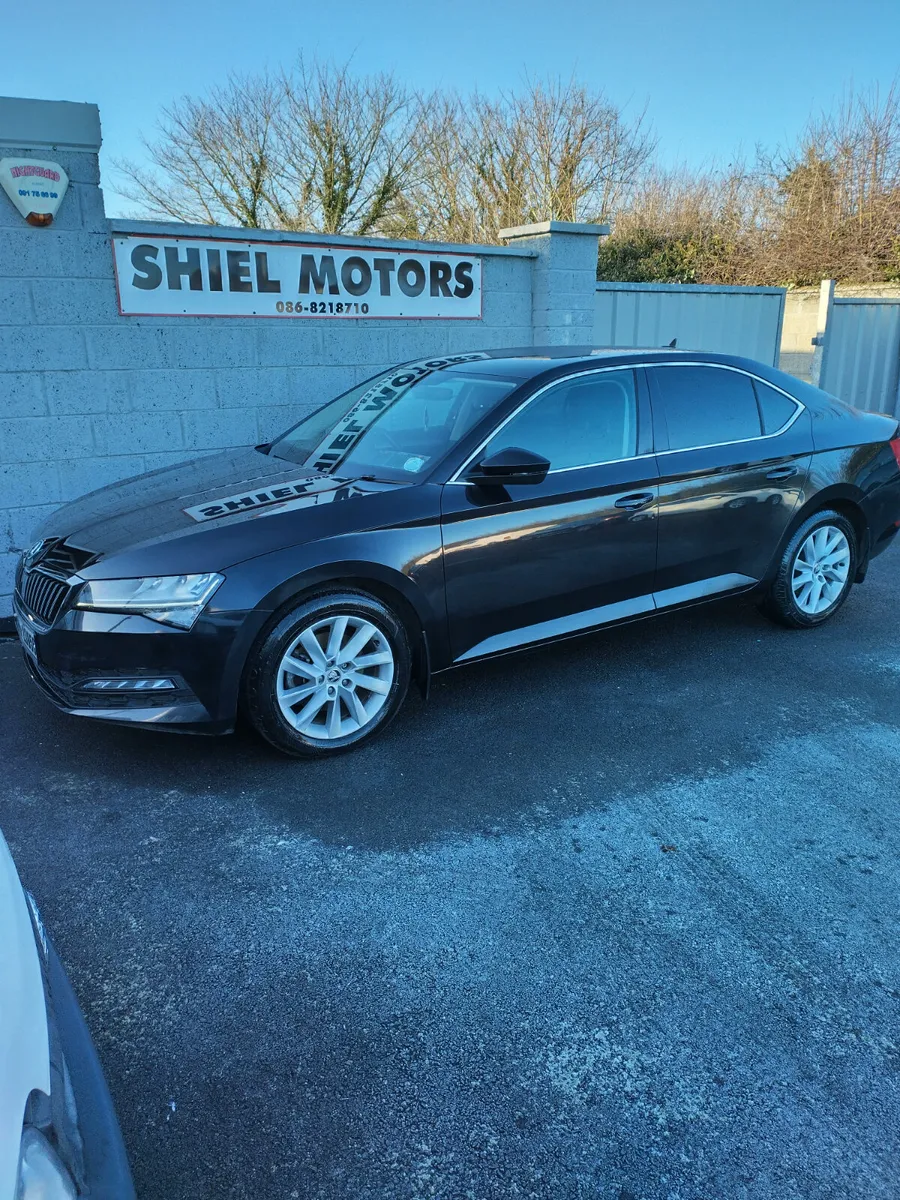 Skoda Superb 2021 H BACK MANUAL - Image 3