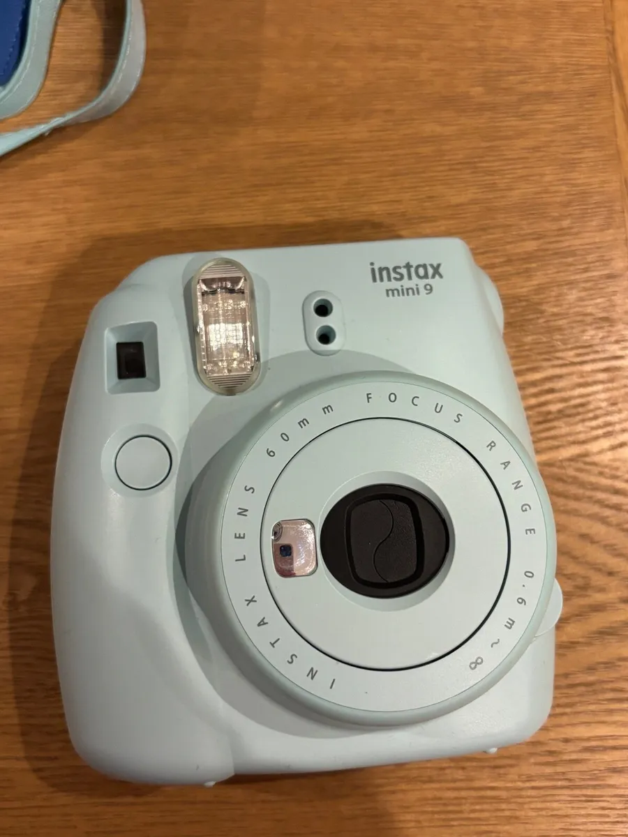 Fuji film Polaroid Camera Instax Mini 9 - Image 2