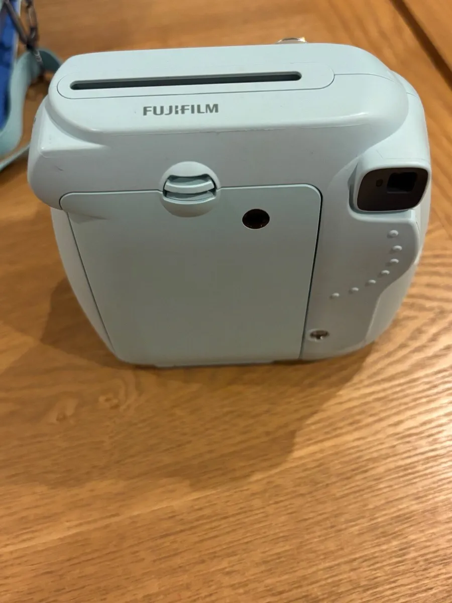 Fuji film Polaroid Camera Instax Mini 9 - Image 3