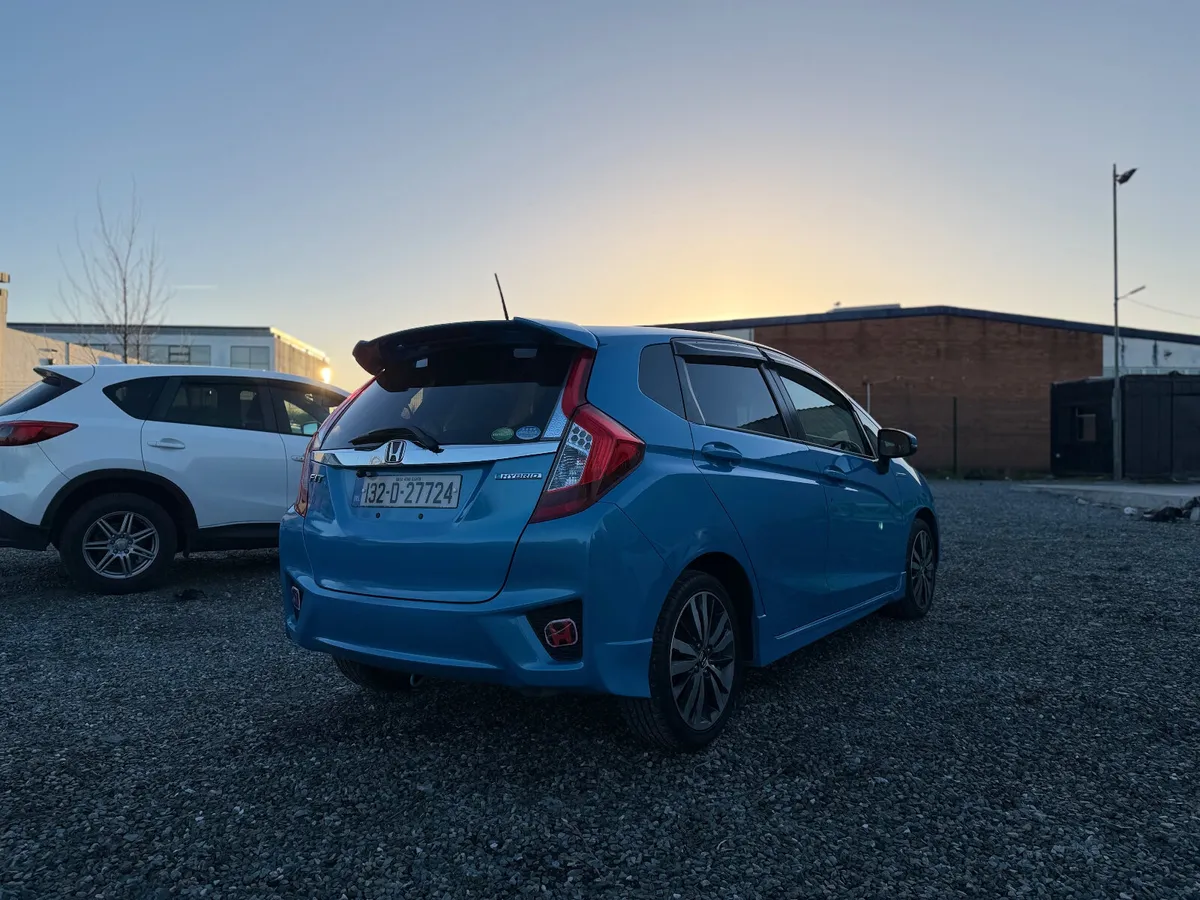 2013 Honda Fit Hybrid - Image 4