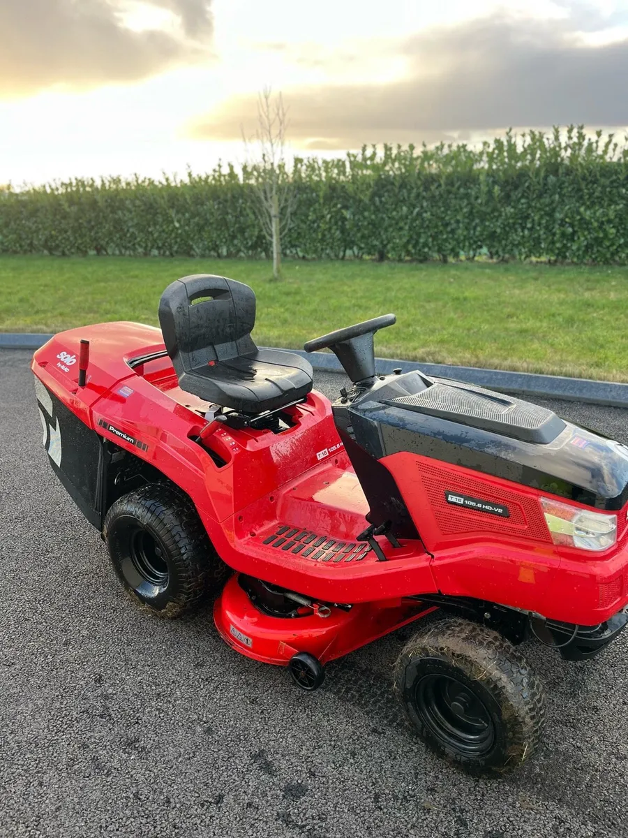 RIDE ON MOWER - Image 1