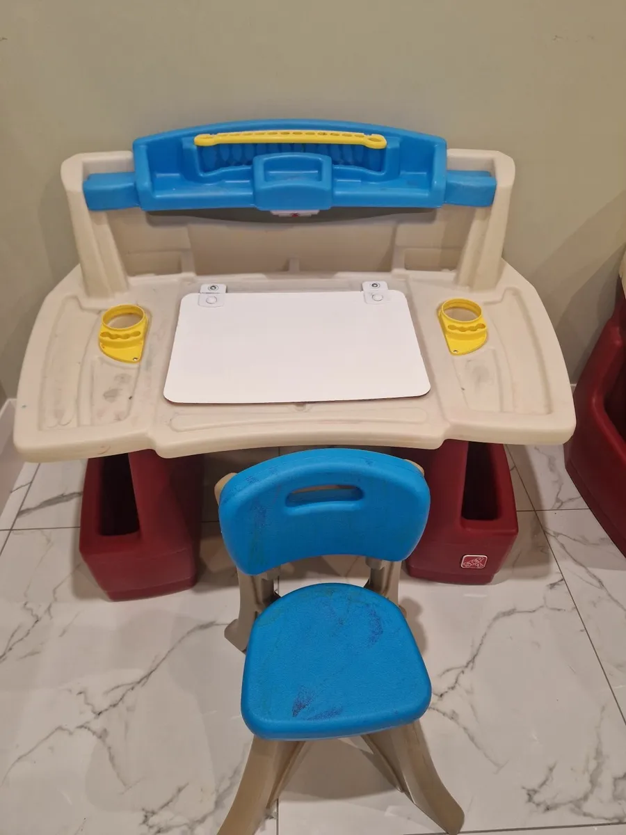 2 Kids  Smyths Art Desks - Image 1