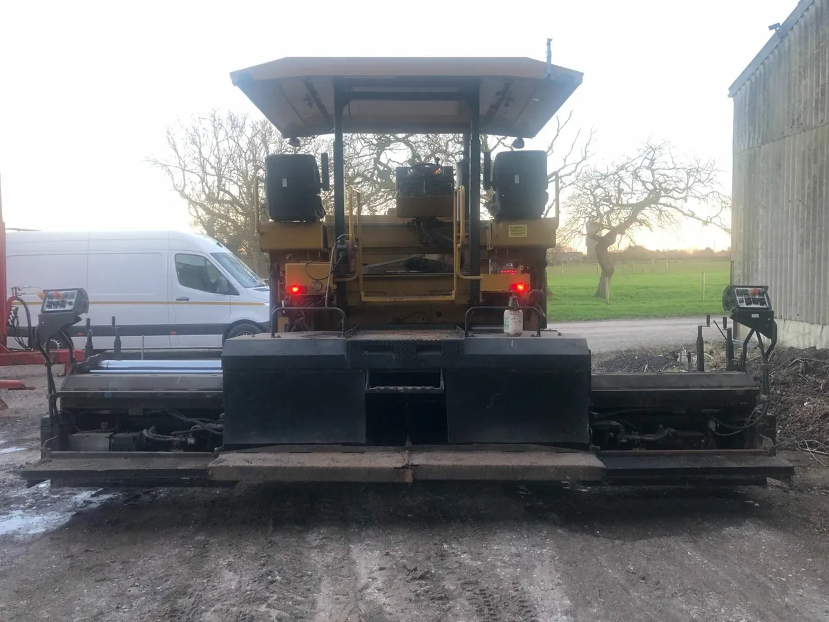 Asphalt Paver - Image 4