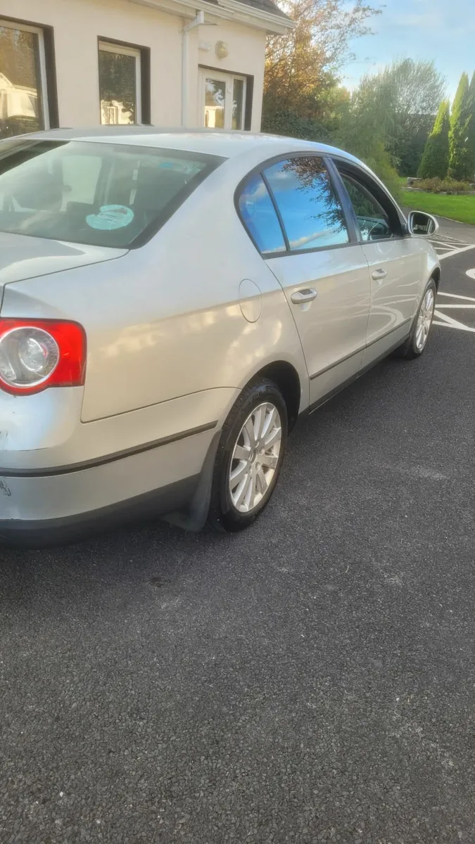 Volkswagen Passat 2006 - Image 4