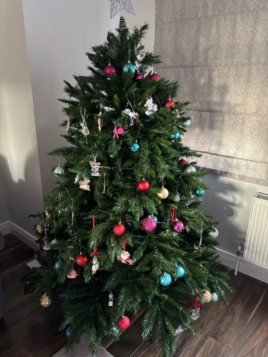 Artificial Christmas tree - Image 1
