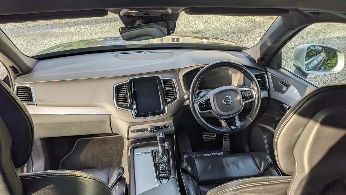 Volvo XC90 2017 - Image 2