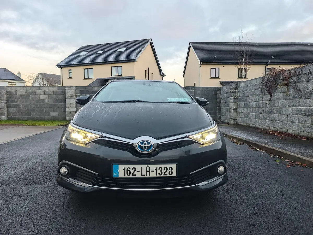 Toyota Auris Hybrid / Warranty till 12/2026 - Image 3