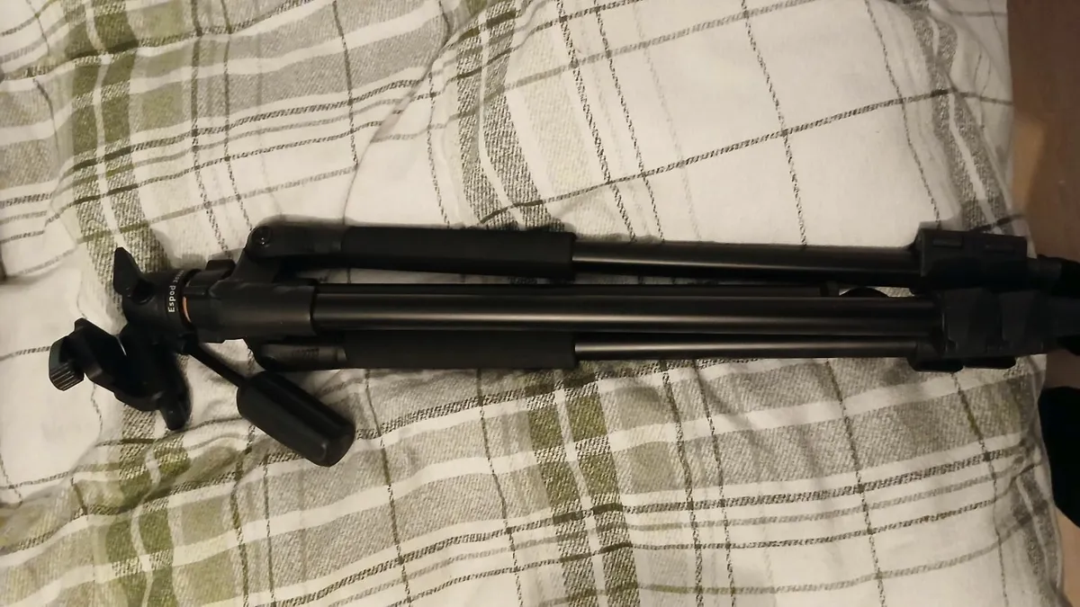 Canon 1000D body, 2 X Canon lens,  bag, tripod. - Image 4