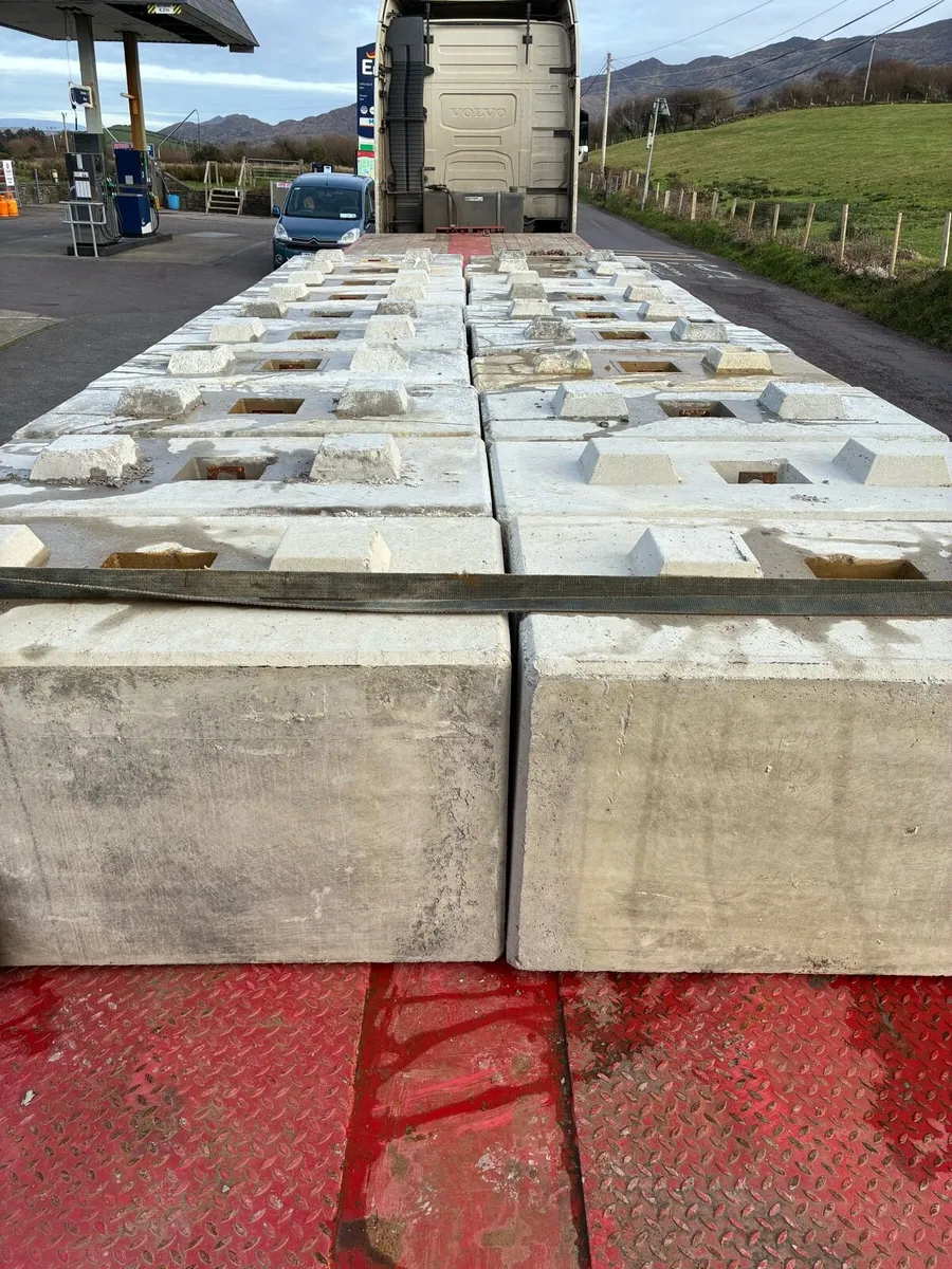 Interlocking Lego blocks - Image 2