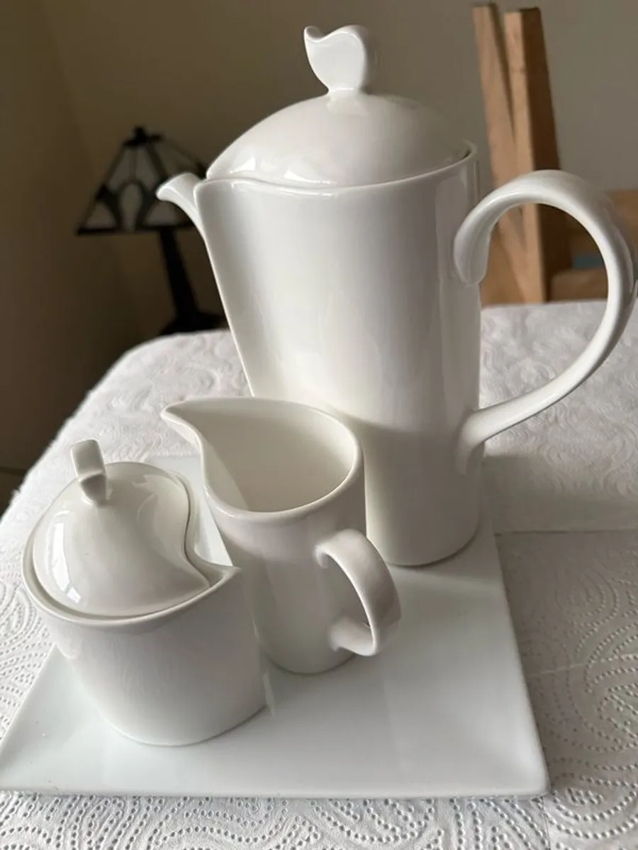 Coffee Set & 4 Cake Plates - Image 2