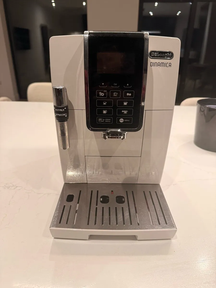 Delonghi Dinamica Bean to cup coffee machine - Image 1