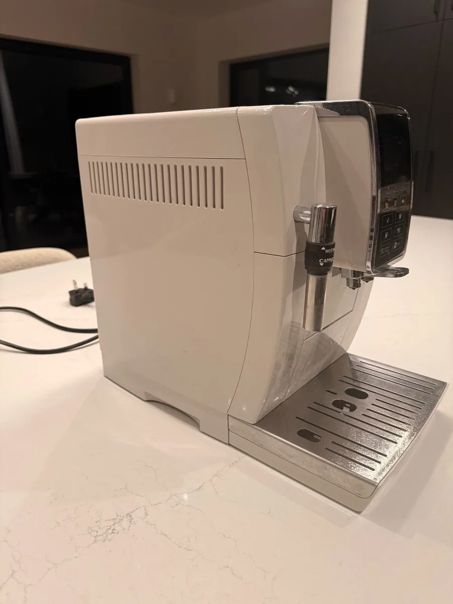 Delonghi Dinamica Bean to cup coffee machine - Image 2