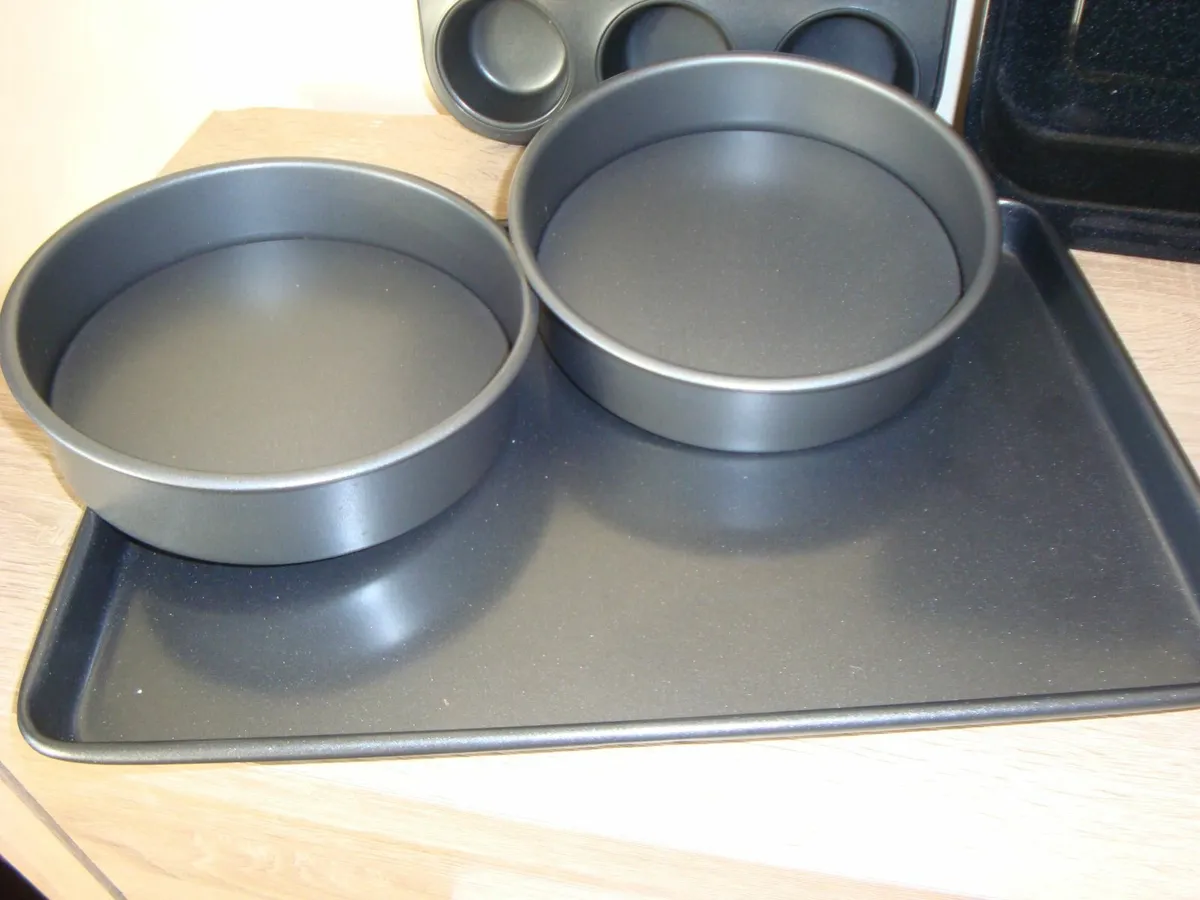 Bundle of baking tins - Image 3