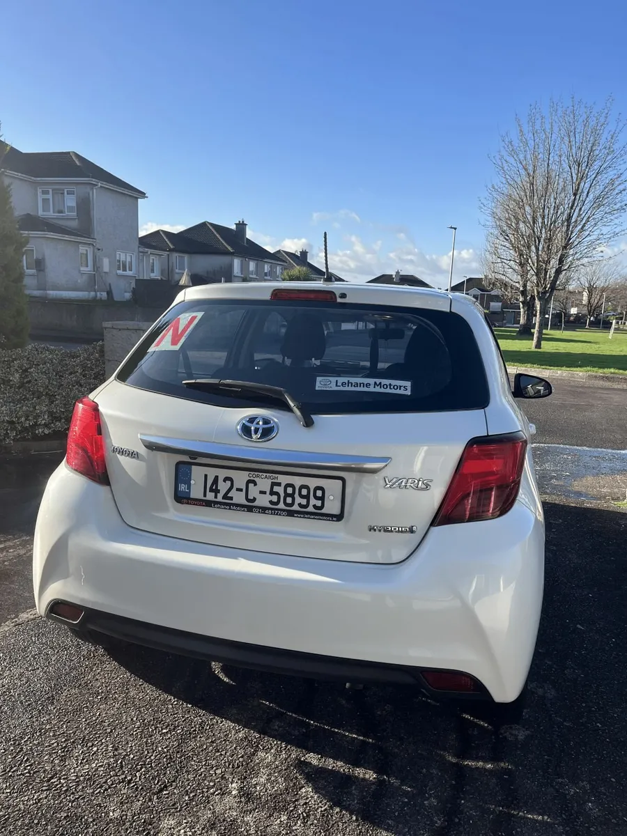 Toyota Yaris Hybrid 2014 - Image 3