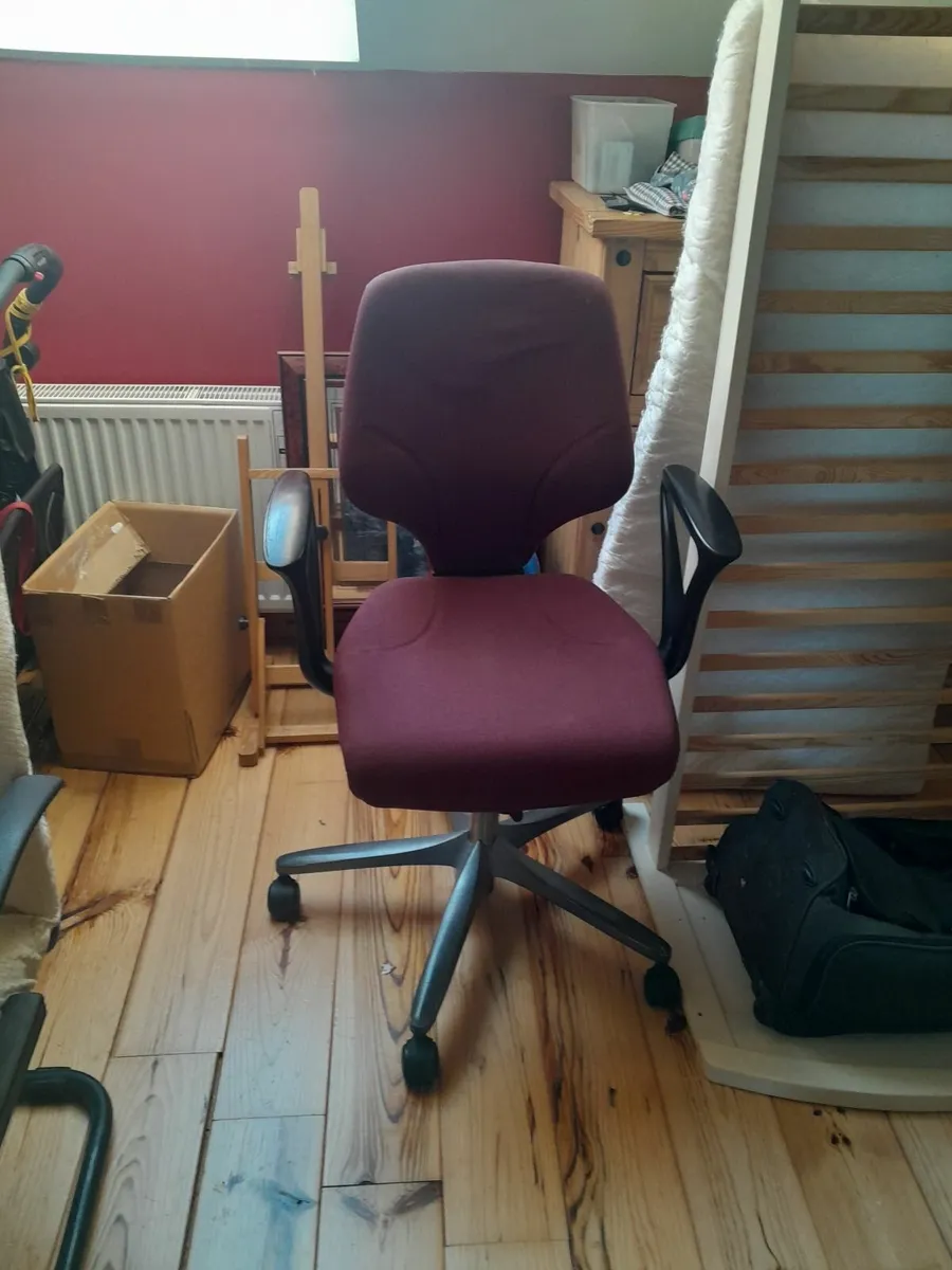 Desk chair