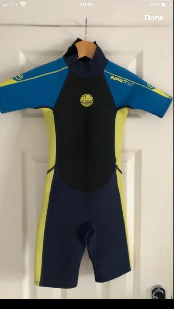 Boys wetsuit age 6 €10 - Image 4