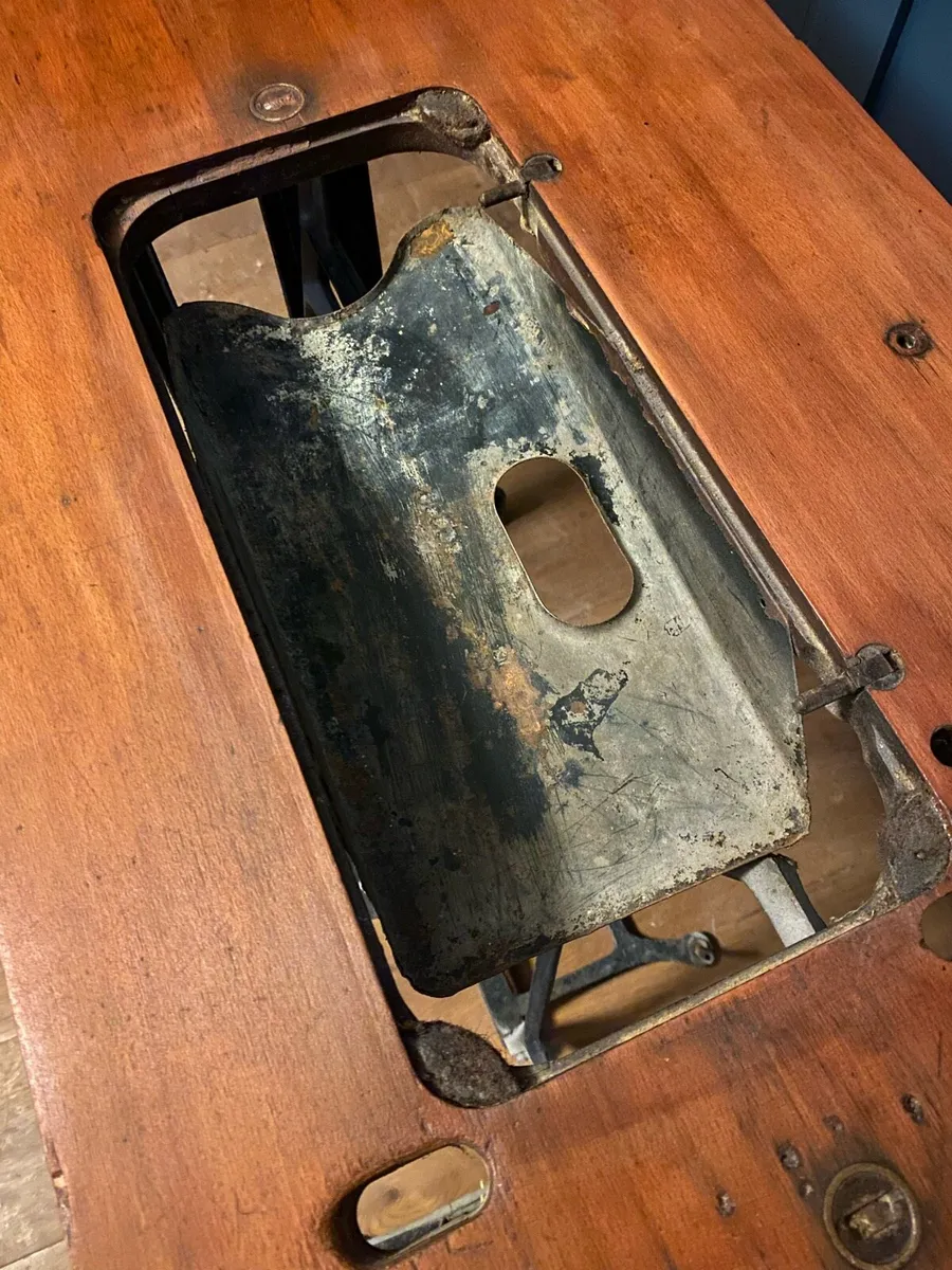 Singer Sewing Table - Image 4