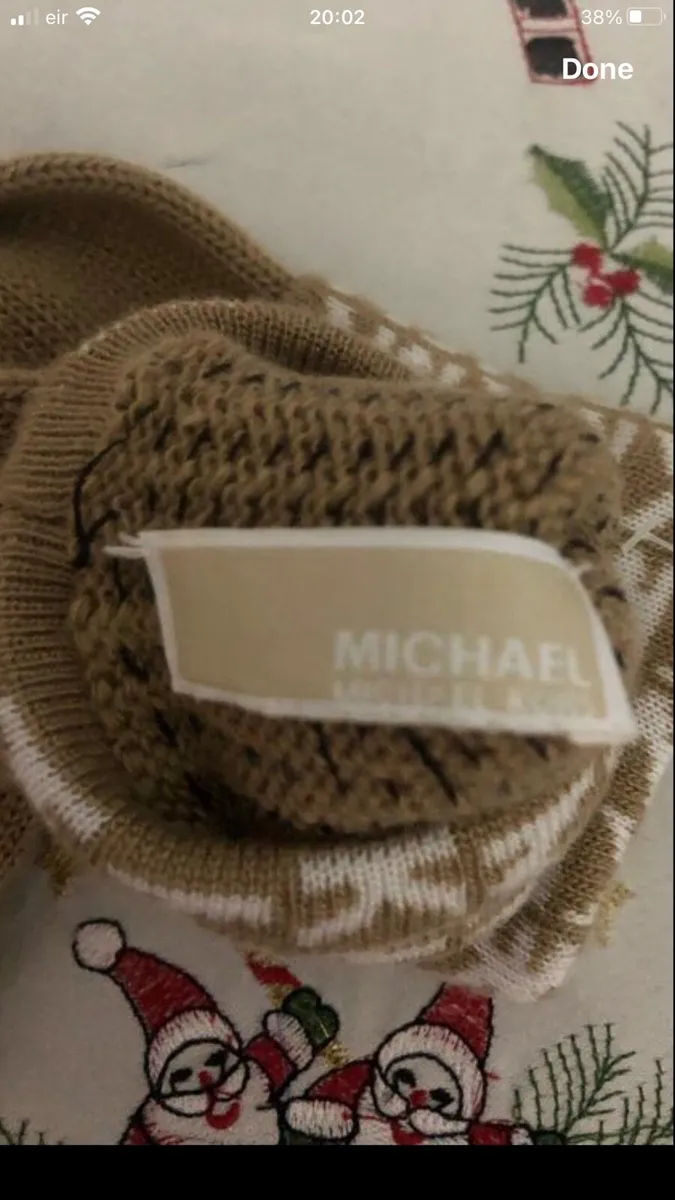 Ladies Michael kors gloves one size €20 - Image 2