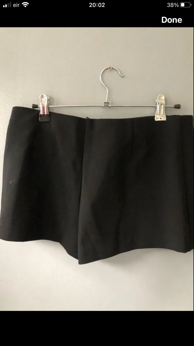 Ladies BNWT  Zara shorts S €15 - Image 2
