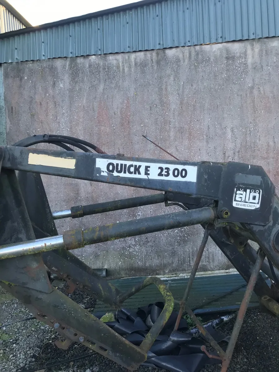 Front loader - Image 2