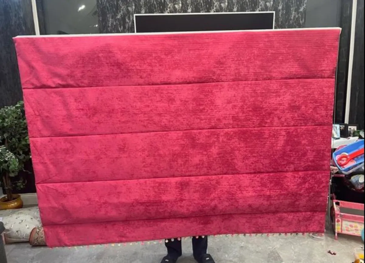 Pink Blind - Image 1