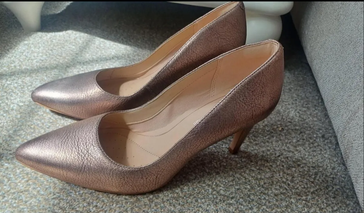 Clarkes rose gold court shoe - Image 1