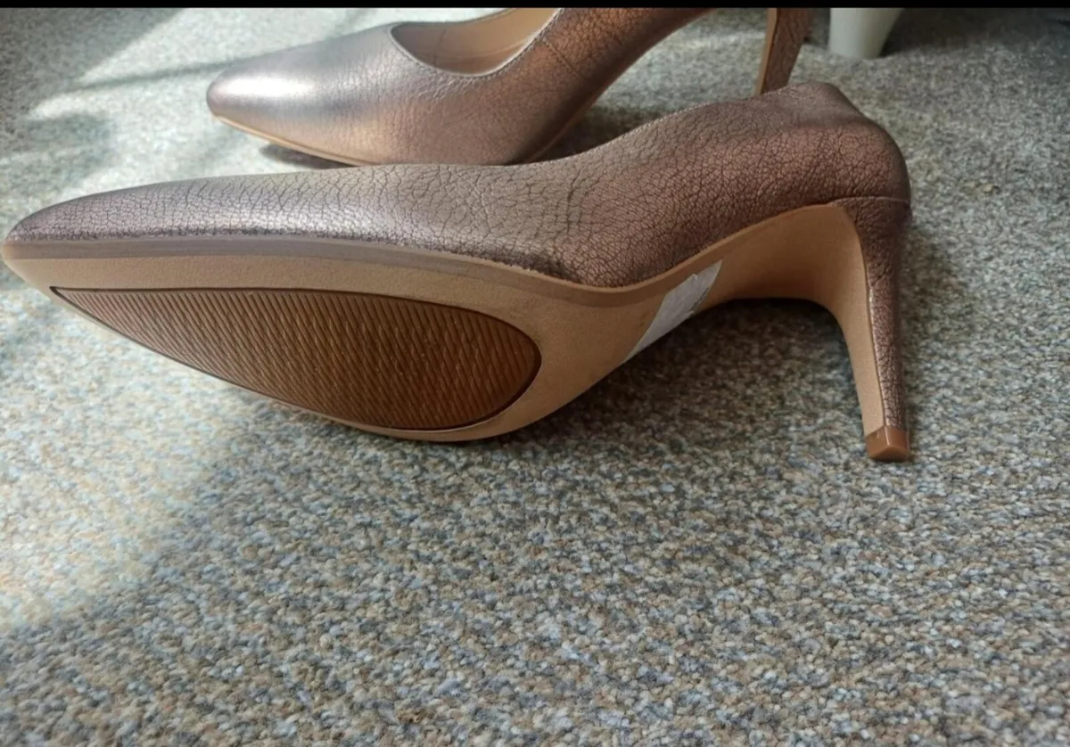 Clarkes rose gold court shoe - Image 2
