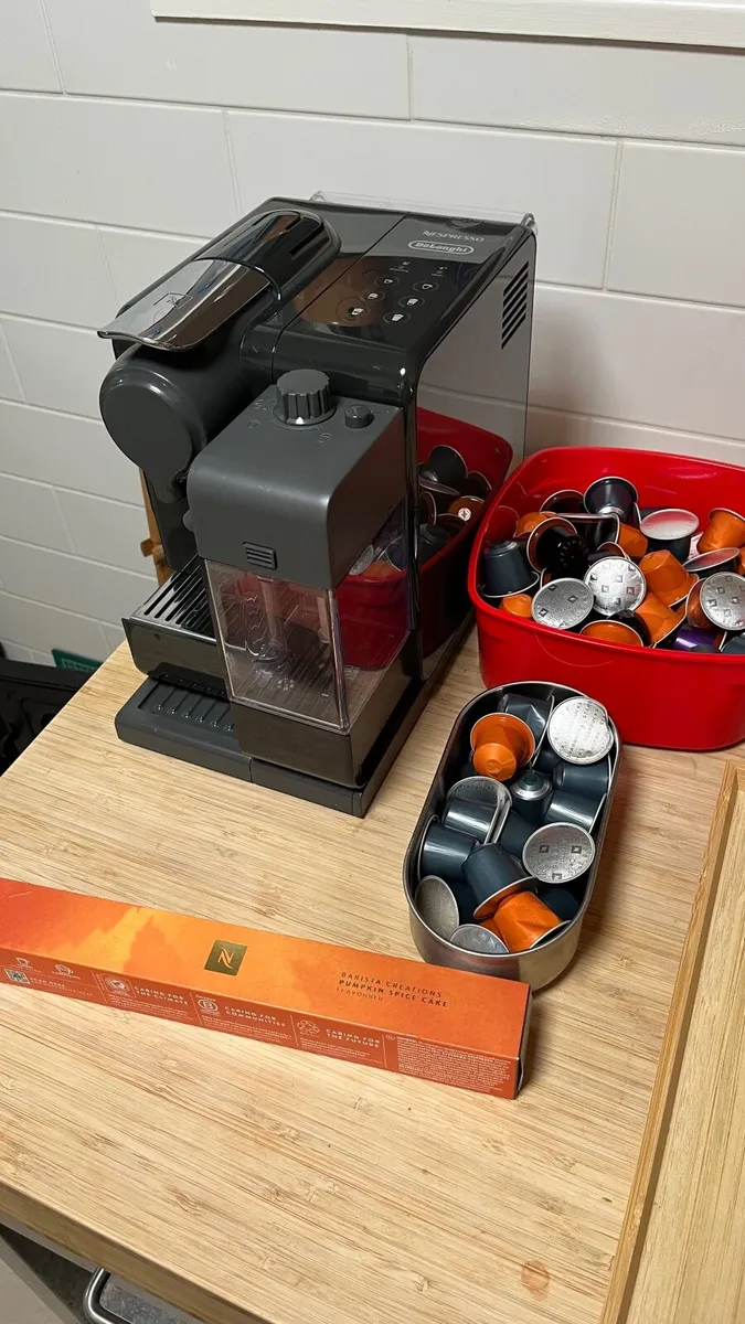 DeLonghi Lattissima Touch Nespresso Coffee Machine - Image 1