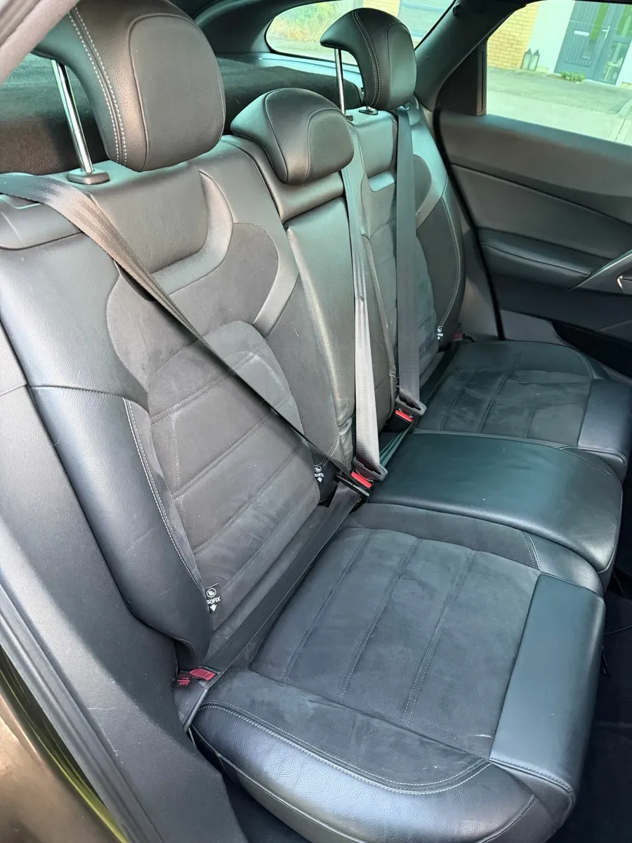 Citroen DS5 e-HDi 110 DStyle Airdream EGS6 – 2013 - Image 4