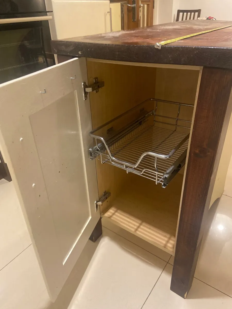 Kitchen Island - Image 2