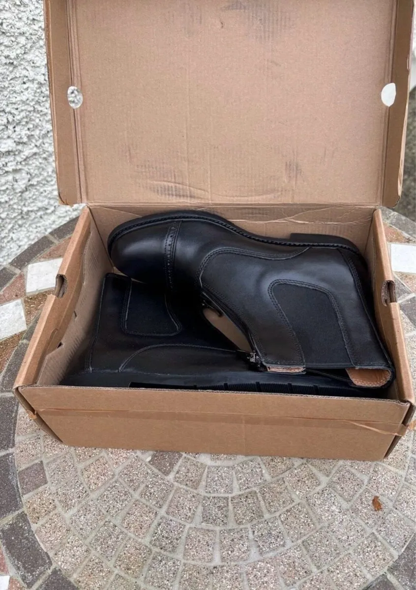 BRAND NEW EQUESTRIAN PADDOCK BOOTS - Image 3