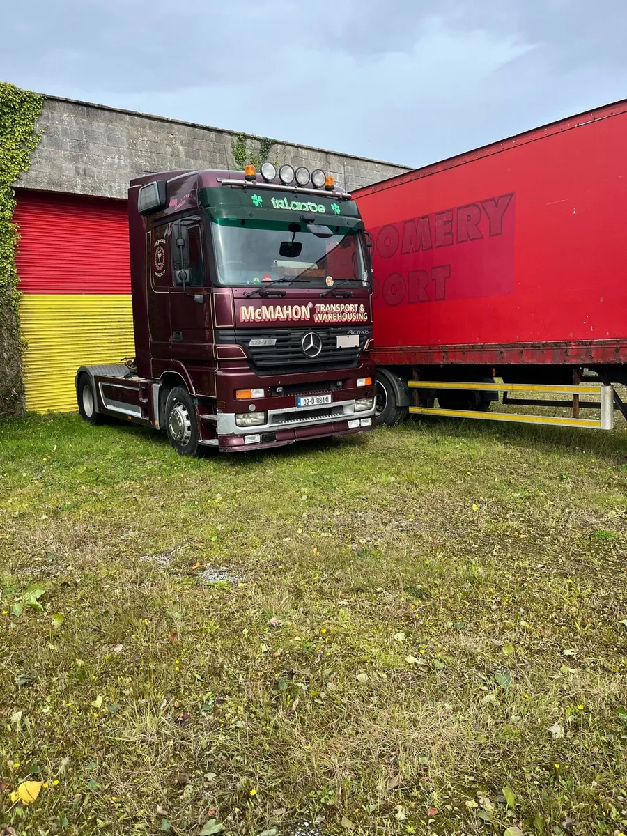 Actros Mercedes 1848 480 HP 4X2 Air Susp 2002 - Image 1