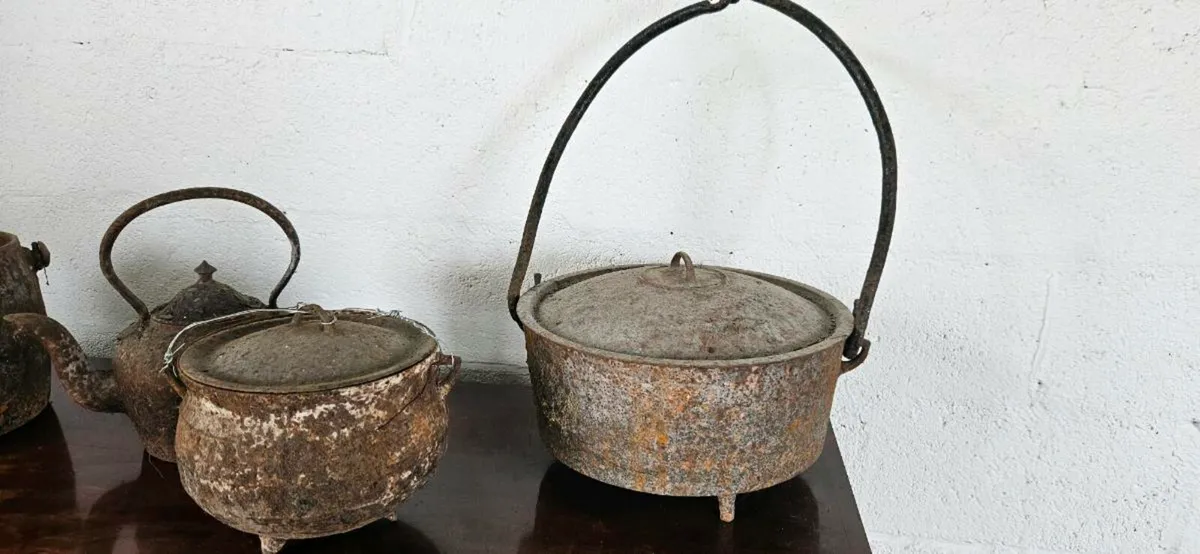 CAST IRON POTS - Image 2