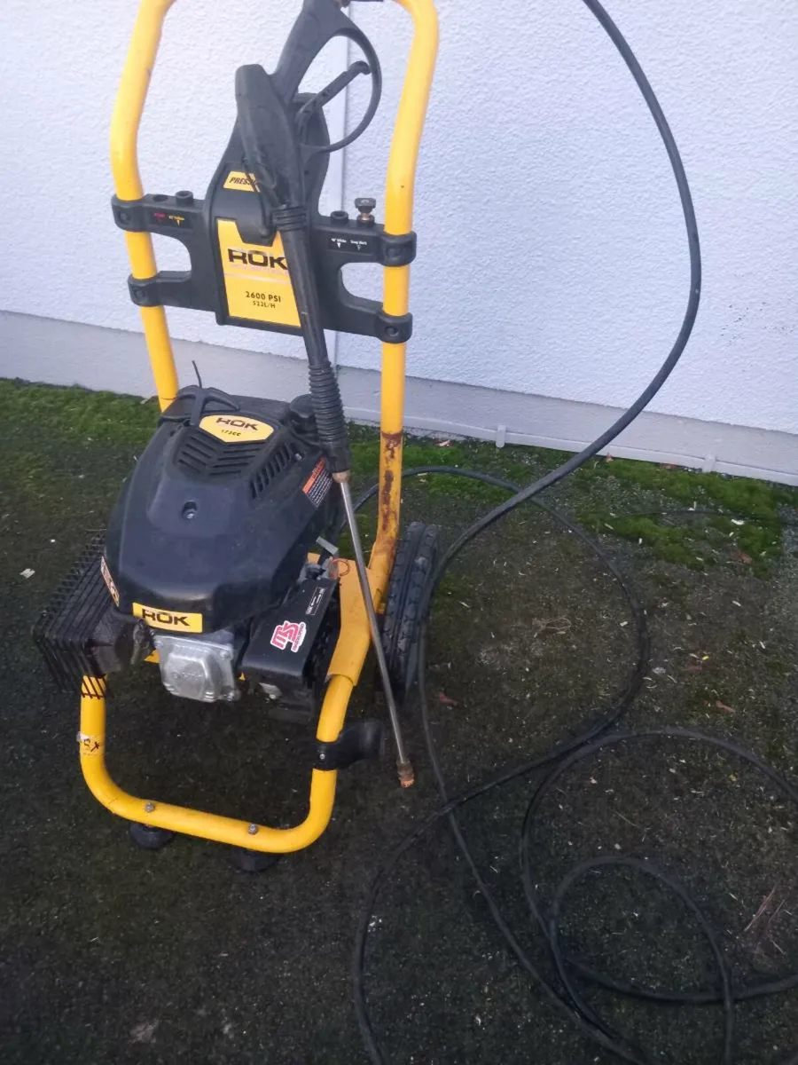 Petrol power washer - Image 1