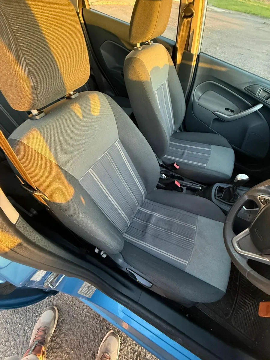 Ford Fiesta 2010 - Image 3