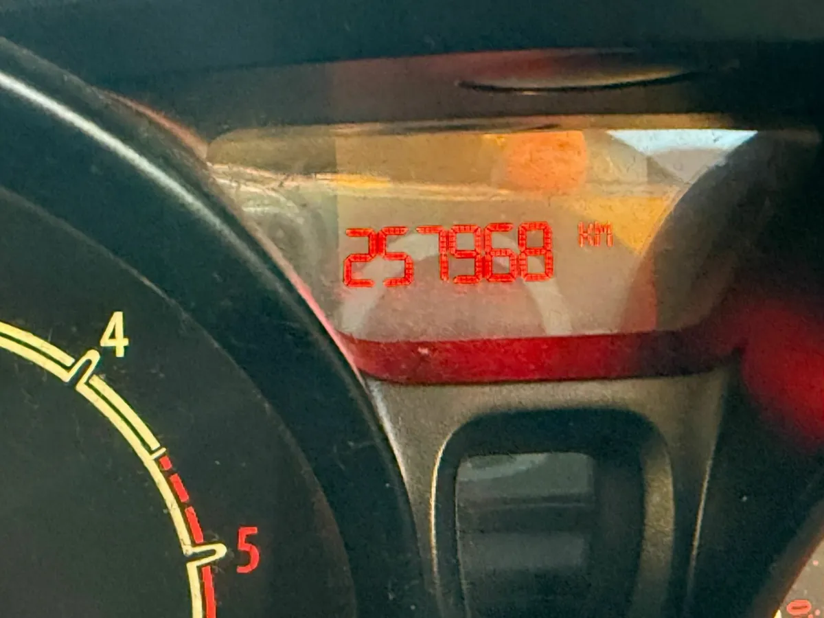 Ford Fiesta 2010 - Image 4