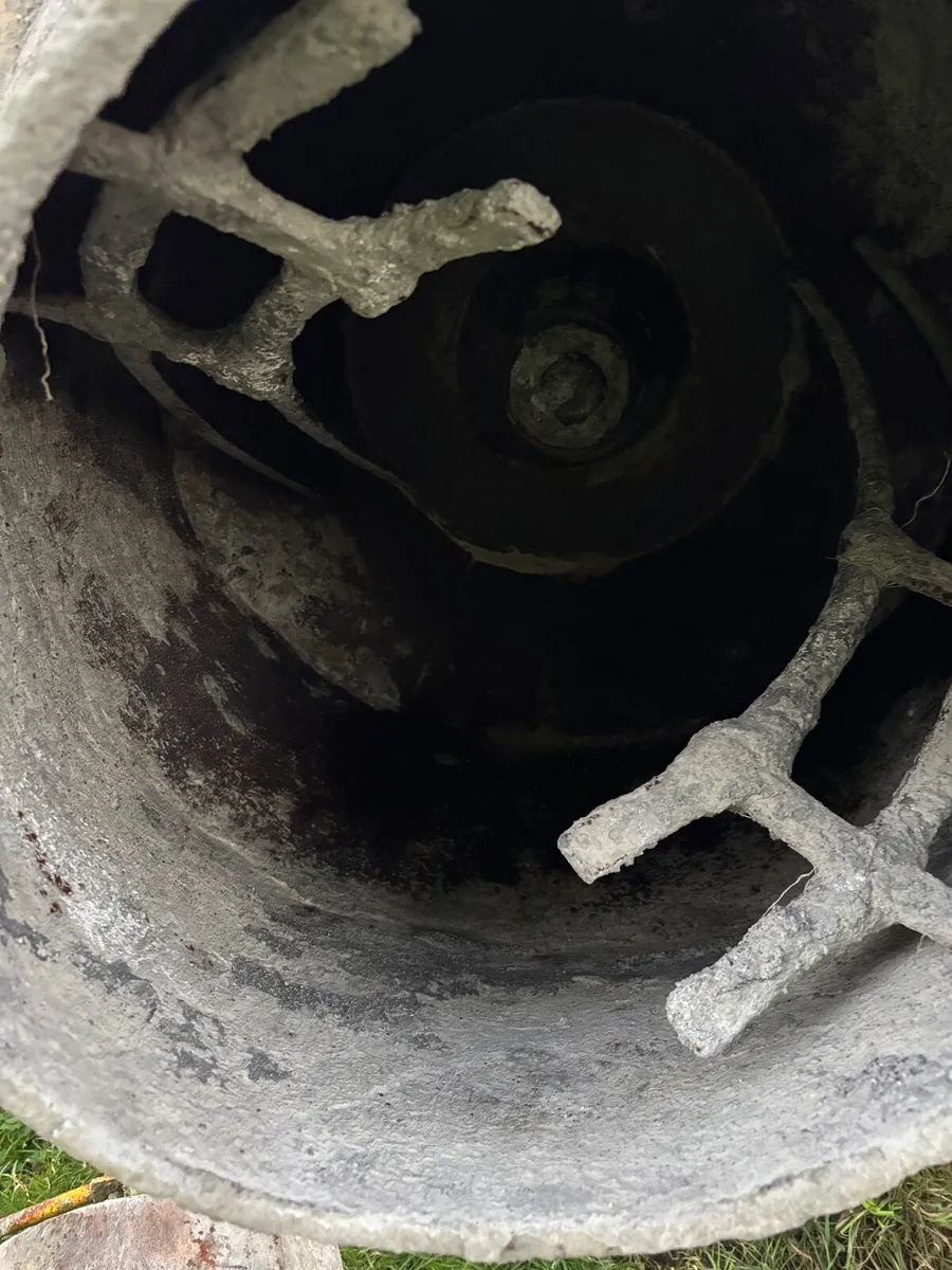 Cement mixer - Image 4