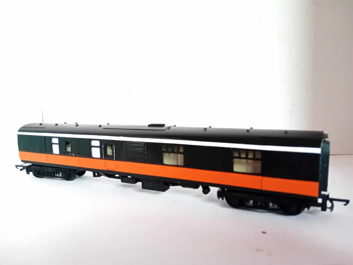 MODEL  RAILWAY   IRISH  MK 1  GENERATER VAN - Image 4