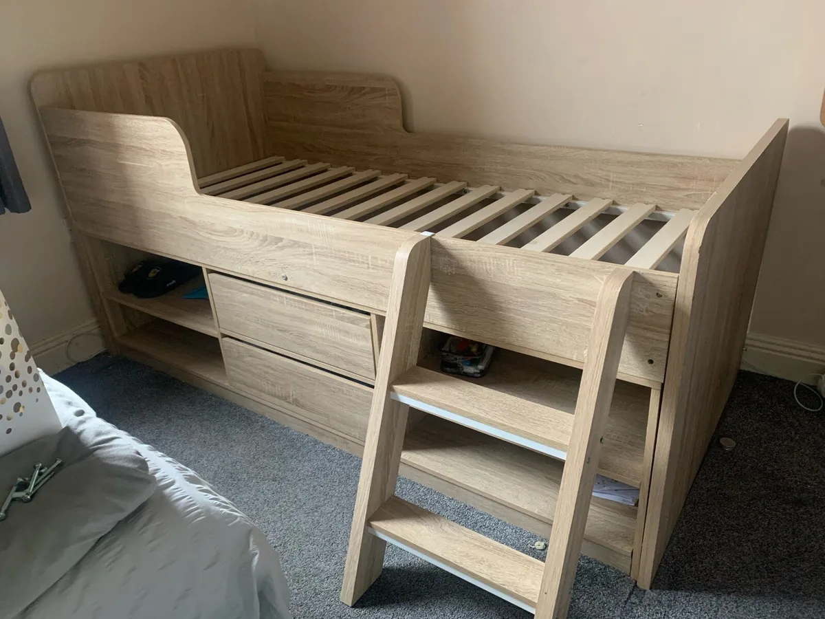 Cabin bed - Image 1