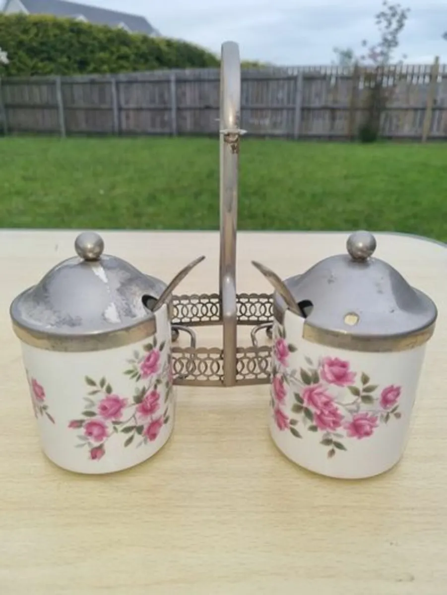 Set of two vintage porcelain sugar bowls - Image 2