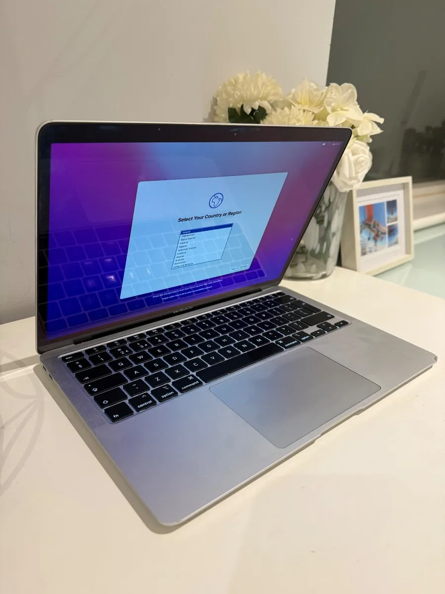 Apple MacBook Pro 2020 Laptop - Image 2