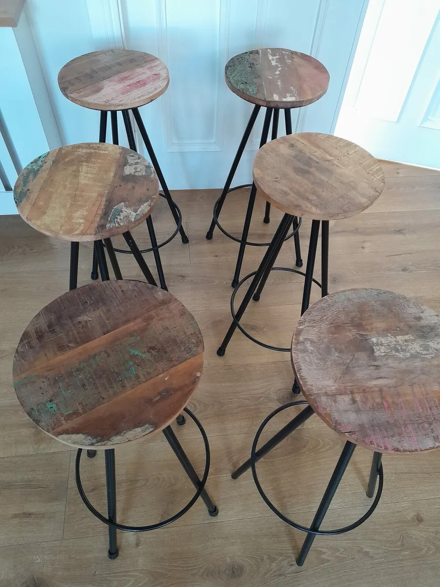6 bar stools - Image 2
